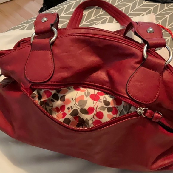 Red handbag with red funky lining - Picture 5 of 6